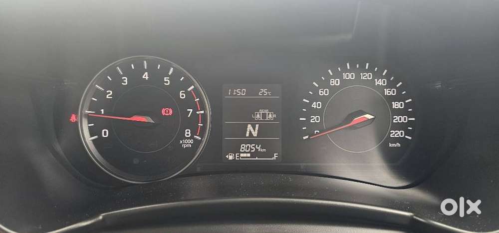 Maruti Suzuki New-gen Swift Vxi, 2025, Petrol