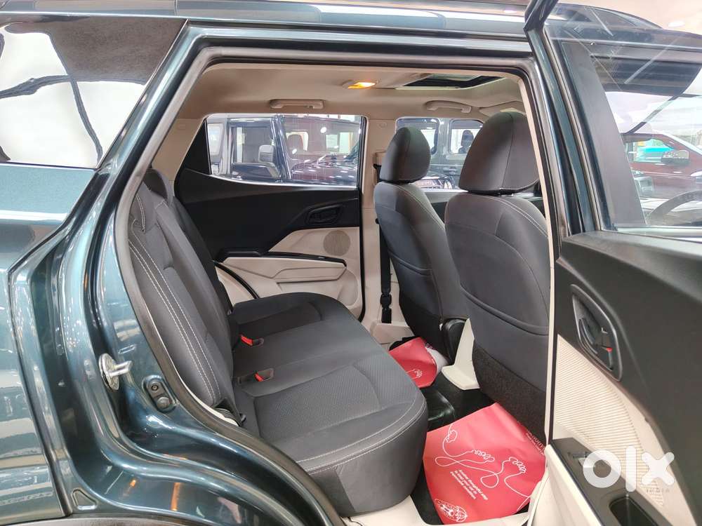 Mahindra Xuv300 1.2 W6 Amt Petrol, 2022, Petrol