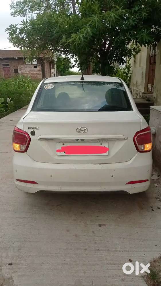 Hyundai Xcent Diesel 2015 Variant