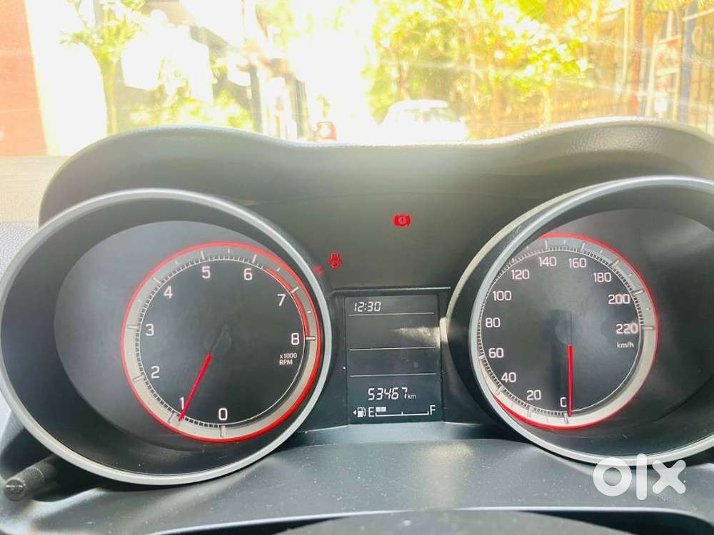 Maruti Suzuki Swift Vxi + Manual, 2023, Petrol
