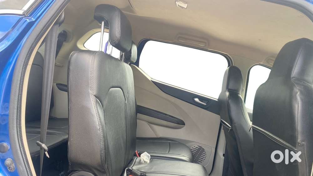 Renault Triber Rxz, 2022, Petrol