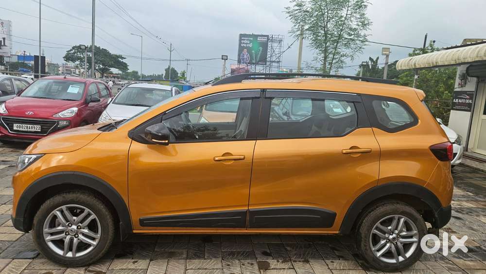 Renault Triber Rxz, 2022, Petrol