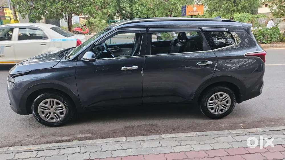 Kia Carens 2022 Petrol Well Maintained