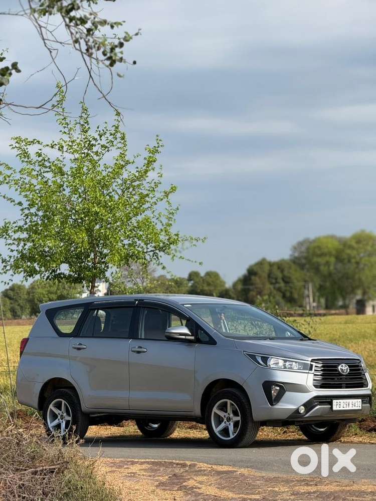 Toyota Innova Crysta 2017 Diesel Well Maintained