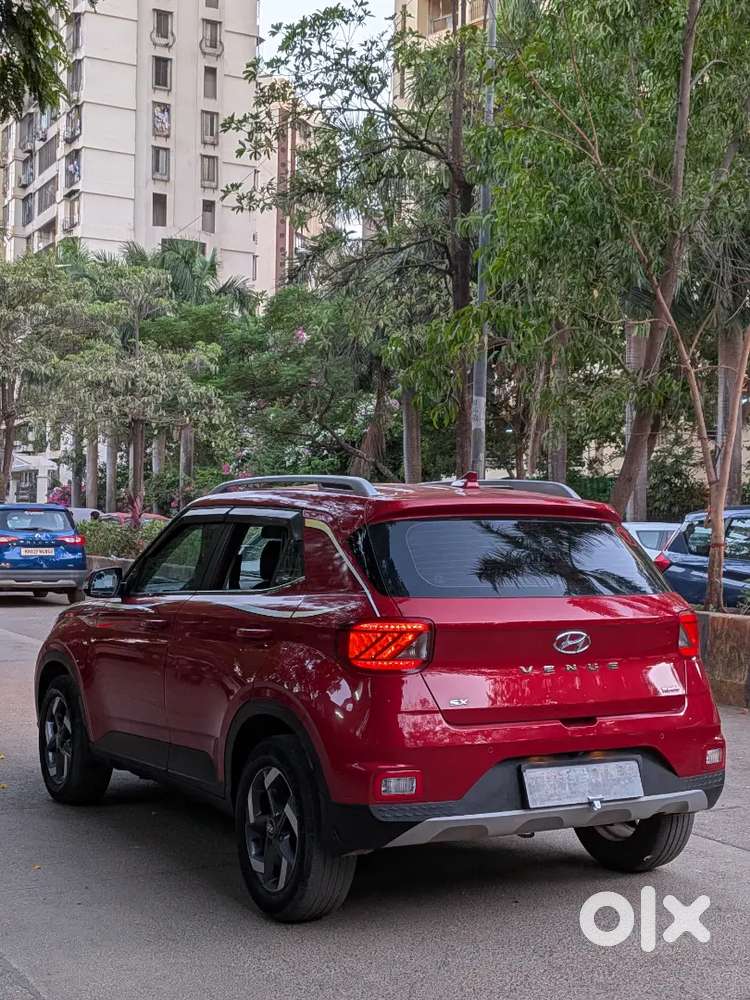 Hyundai Venue 2021 Petrol Well Maintained