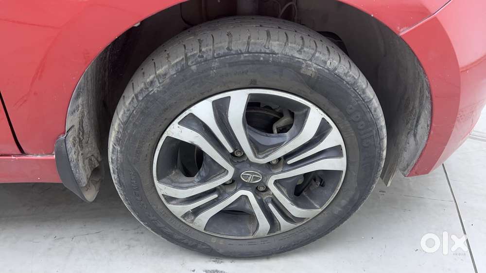 Tata Tiago Xza, 2018, Petrol
