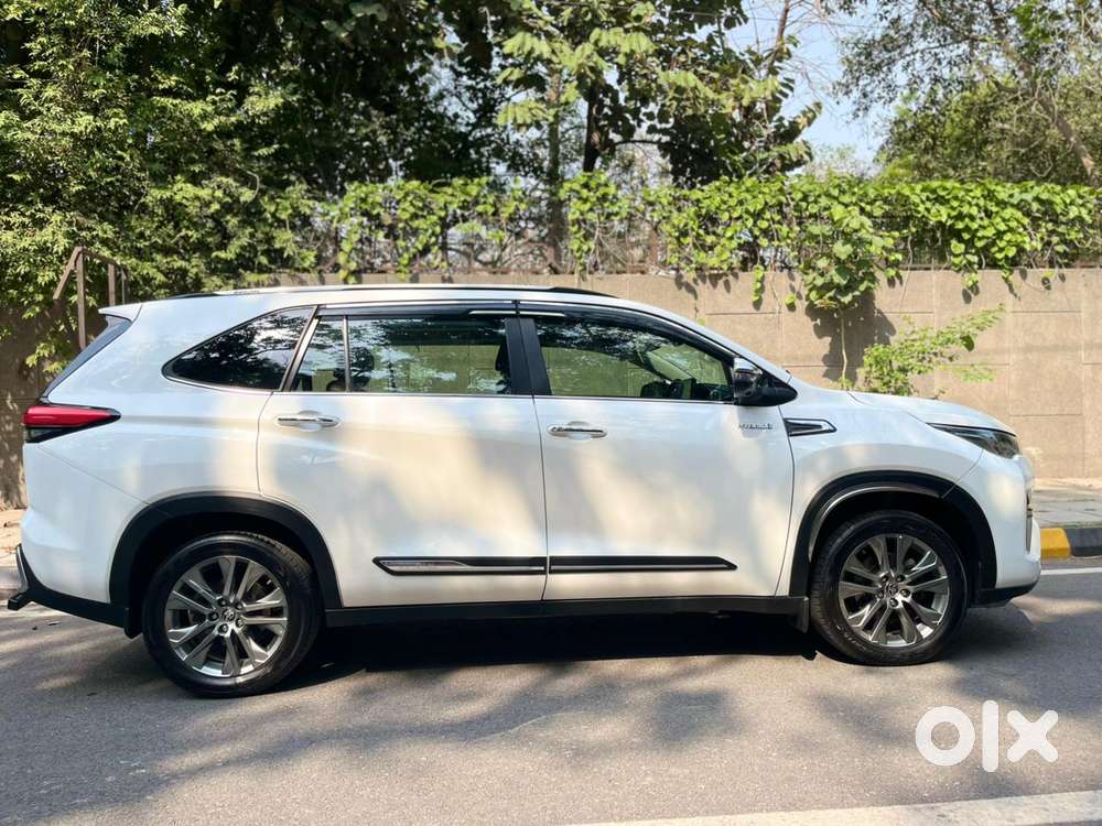 Toyota Innova Hycross 2.0 Zx (o) Hybrid 7 Str, 2024, Petrol