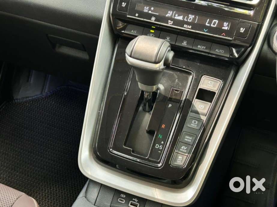 Toyota Innova Hycross 2.0 Zx Hybrid 7 Str, 2024, Petrol