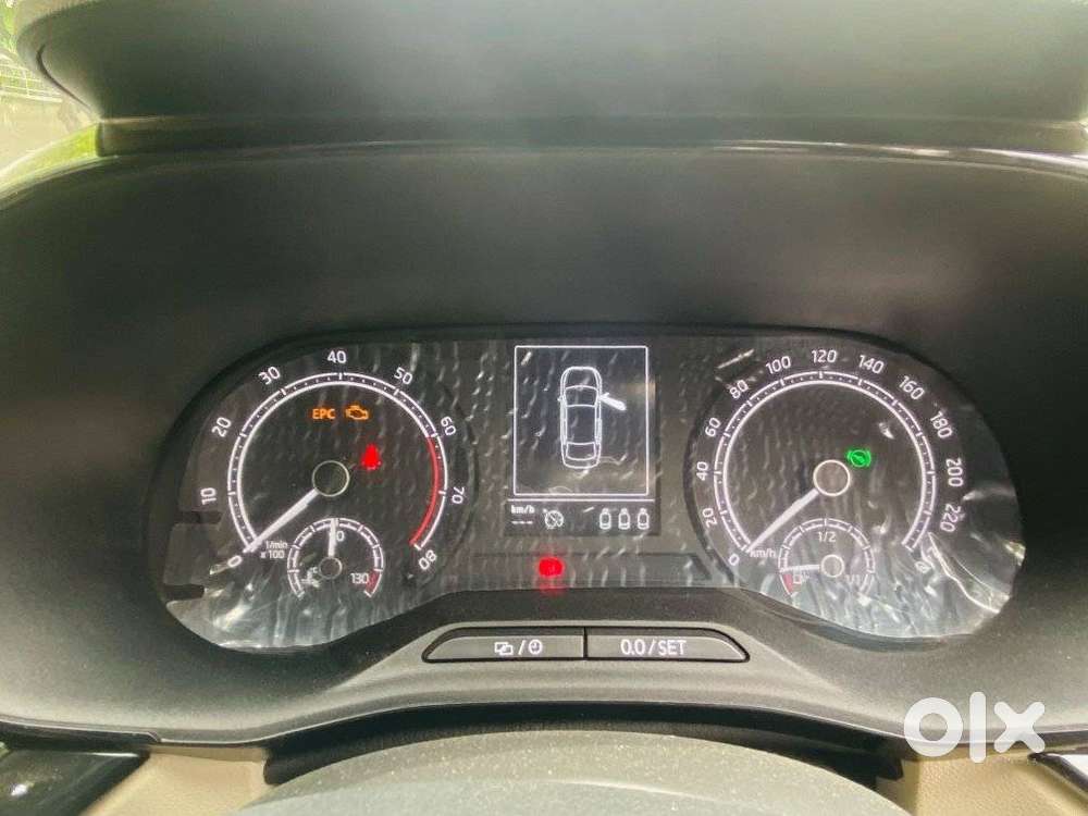 Skoda Slavia Ambition 1.0l Tsi At, 2023, Petrol