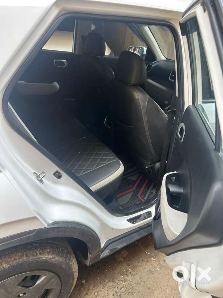 Hyundai Venue Petrol 2023