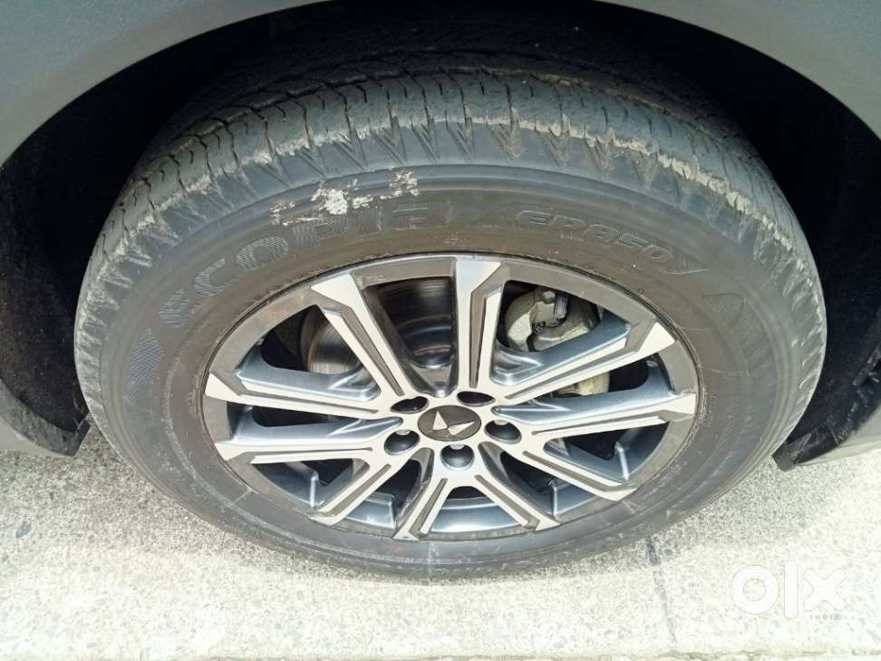 Mahindra Xuv700 2.2 Ax 7 Diesel Mt Luxury Pack Str, 2025, Diesel