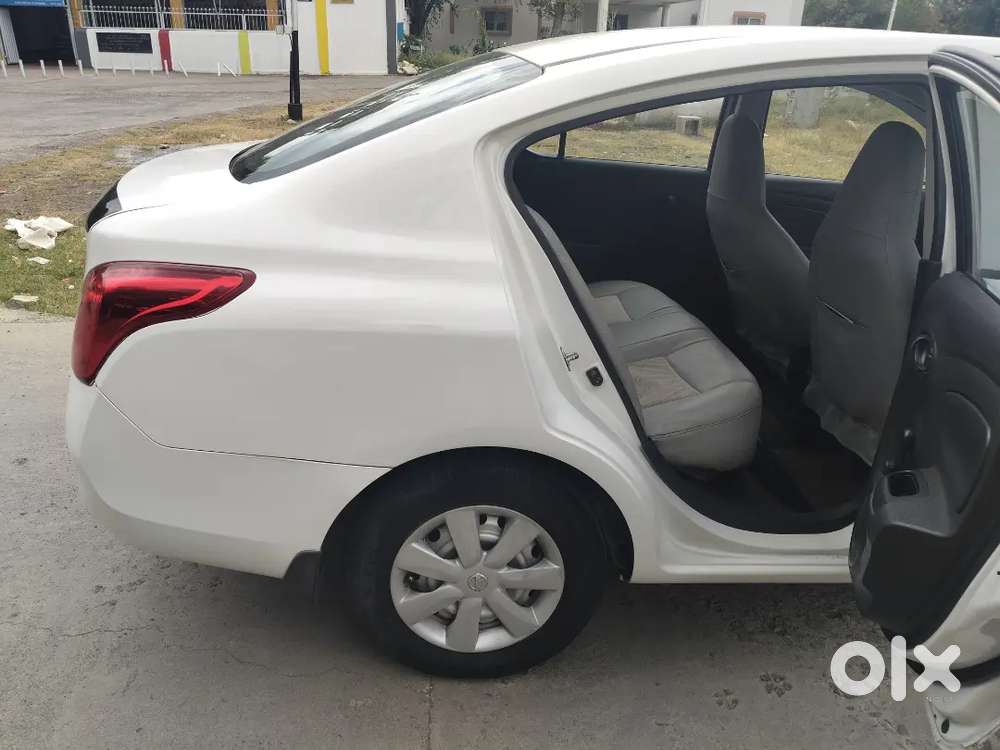 Nissan Sunny 2011 Petrol Manual