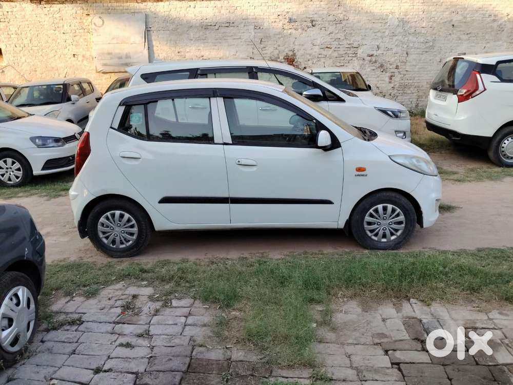 Hyundai I10 Sportz, 2016, Petrol