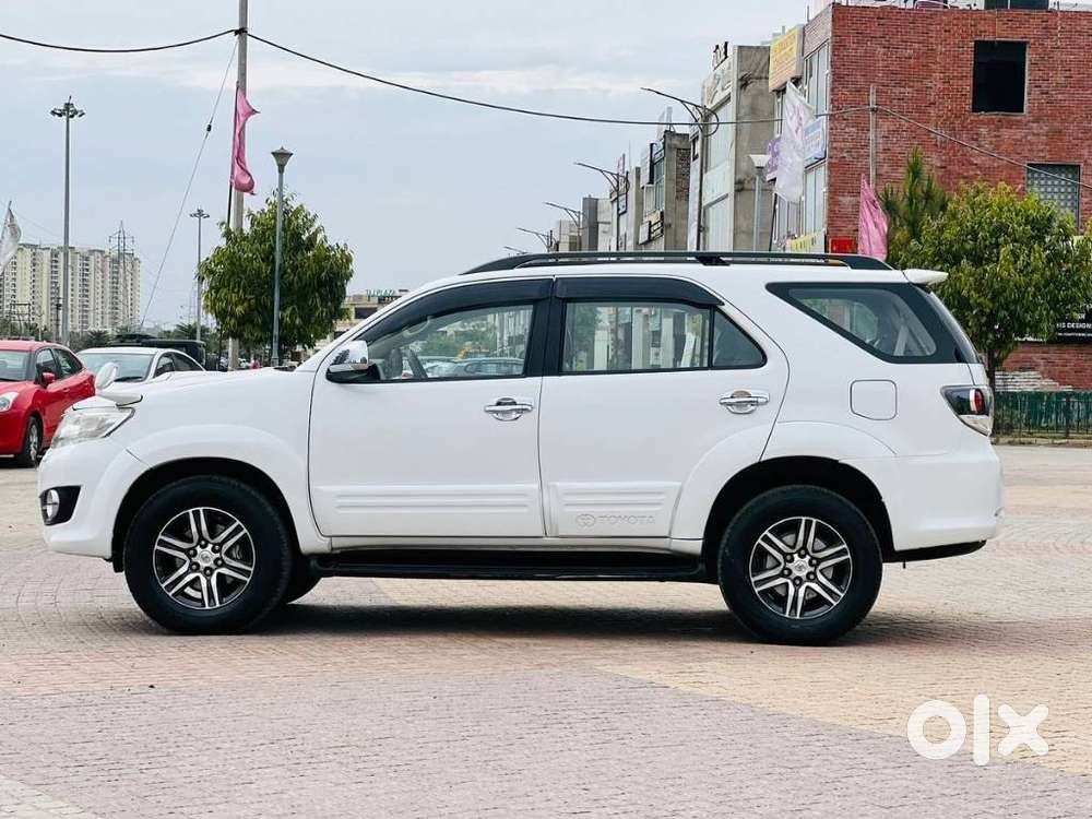 Toyota Fortuner 3.0 4x4 Anniversary Edition Mt, 2011, Diesel