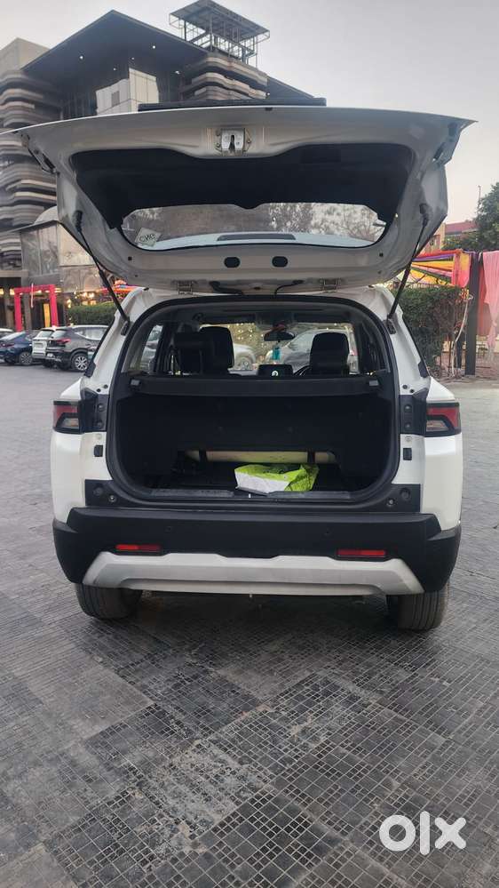 Maruti Suzuki Brezza Zxi S-cng, 2023, Cng & Hybrids