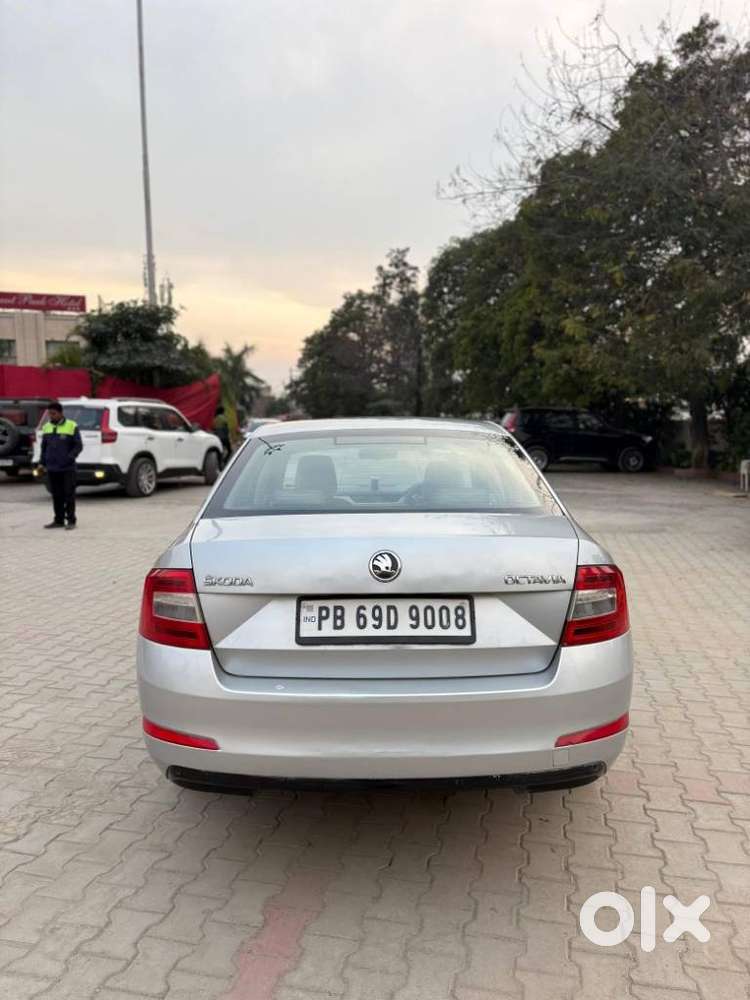 Skoda Octavia Ambition 2.0 Tdi Mt, 2014, Diesel