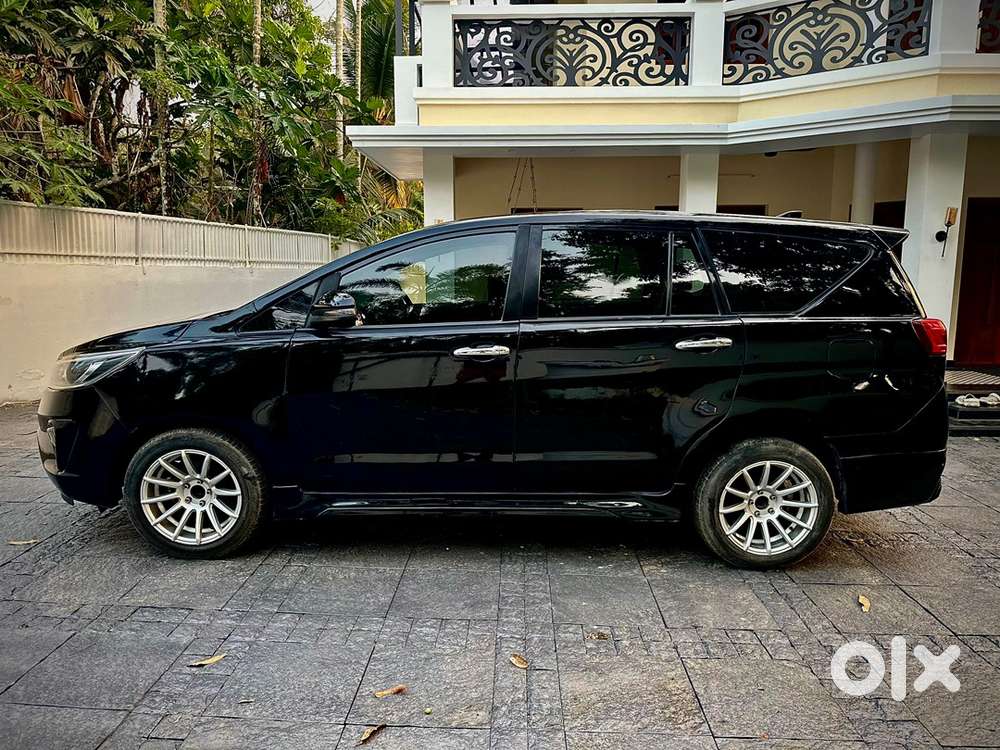 Full Black Toyota Innova Crysta 2017 Diesel Well Maintained