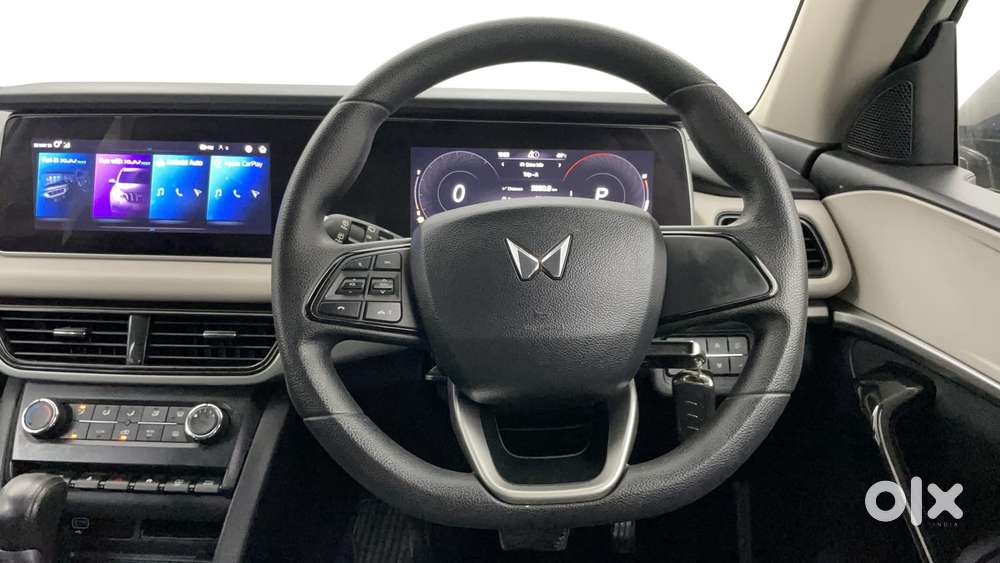 Mahindra Xuv700 2.2 Ax 5 Diesel At 7 Str, 2022, Diesel