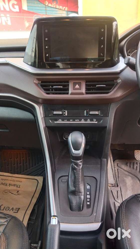 Maruti Suzuki Brezza 1.5 Zxi At Smart Hybrid Dual Tone, 2023, Petrol