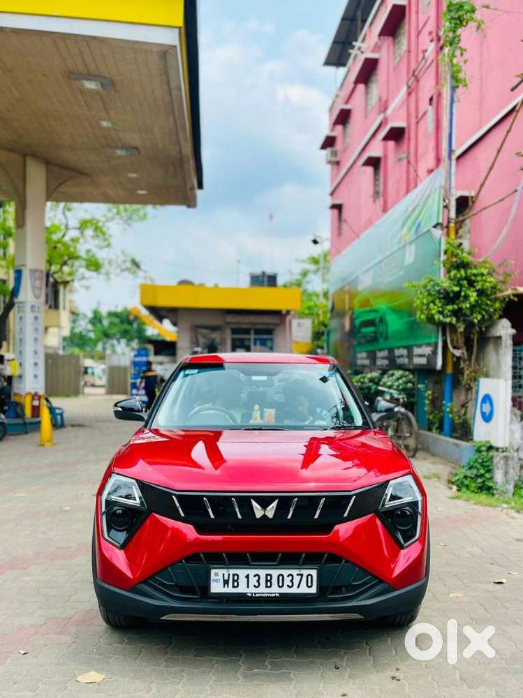 Mahindra Xuv 3xo Ax5 Pm Mt, 2024, Petrol