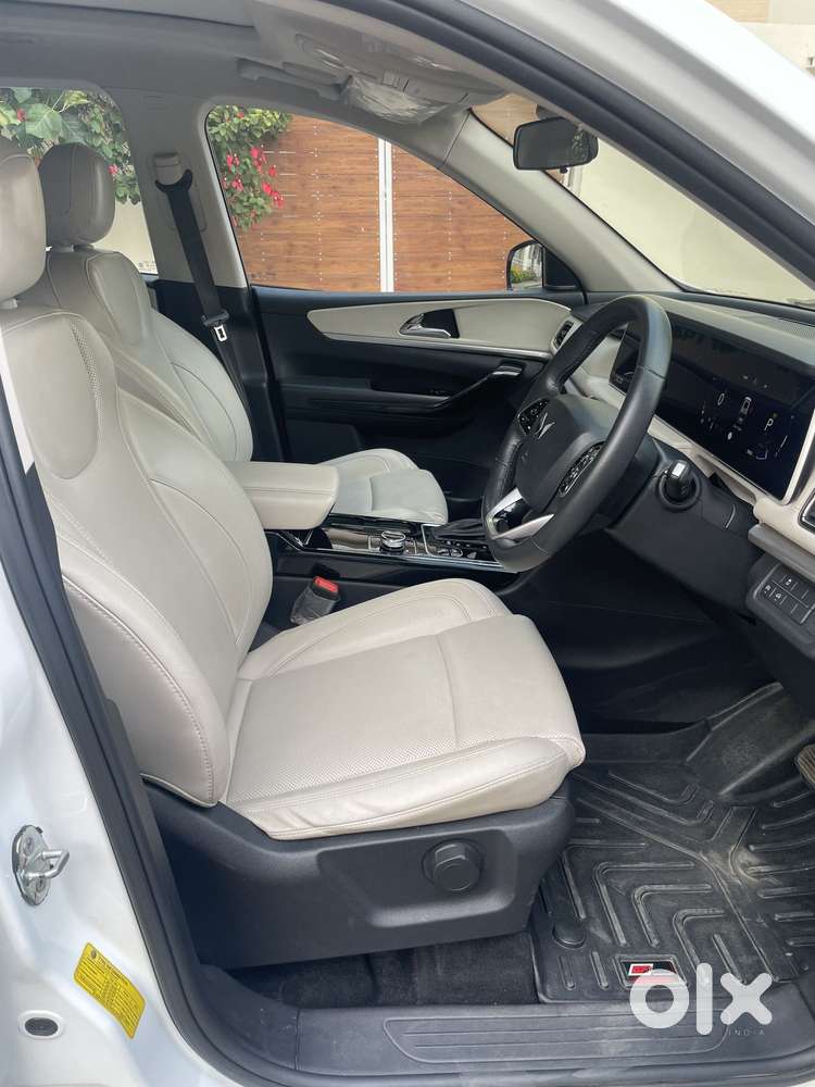 Mahindra Xuv700 2.2 Ax 7 Diesel At Str Awd, 2024, Diesel