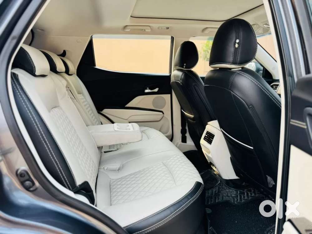 Mahindra Xuv 3xo Ax7 Diesel Mt, 2024, Diesel