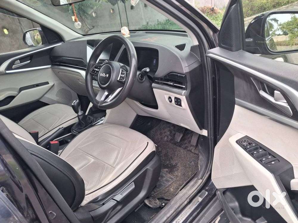 Kia Carens 1.5 Prestige Plus 7 Str Imt, 2023, Petrol