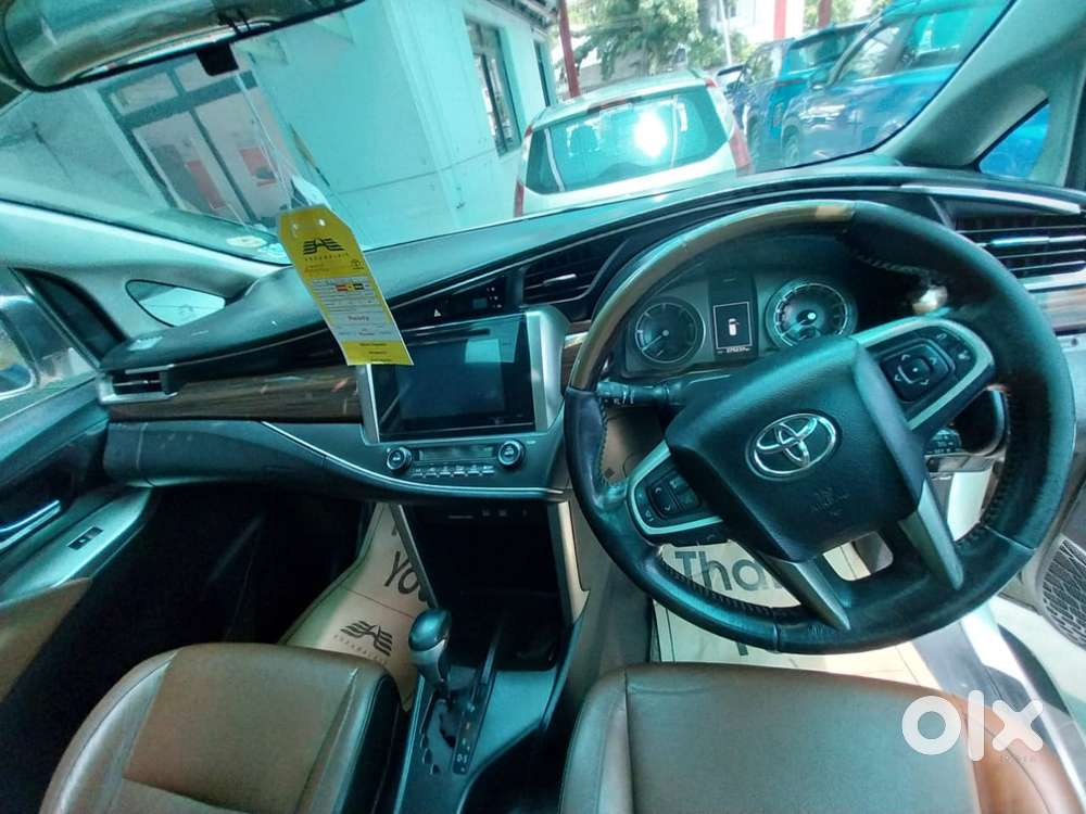 Toyota Innova Crysta 2.8 Zx At 7 Seater, 2016, Diesel