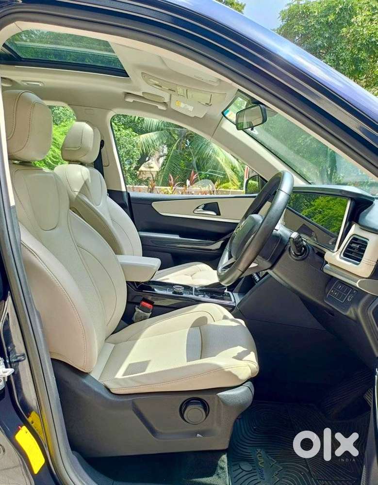 Mahindra Xuv700 2.2 Ax 7 Diesel At Str, 2023, Diesel