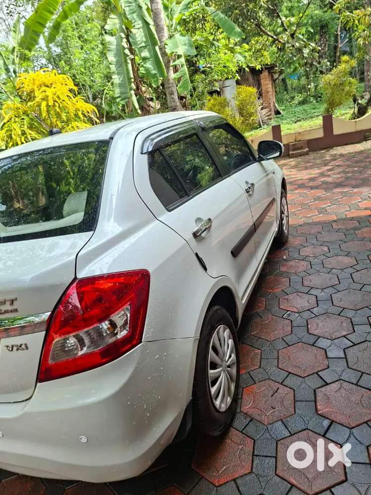 Maruti Suzuki Dzire 2016 Vxi Petrol Manual