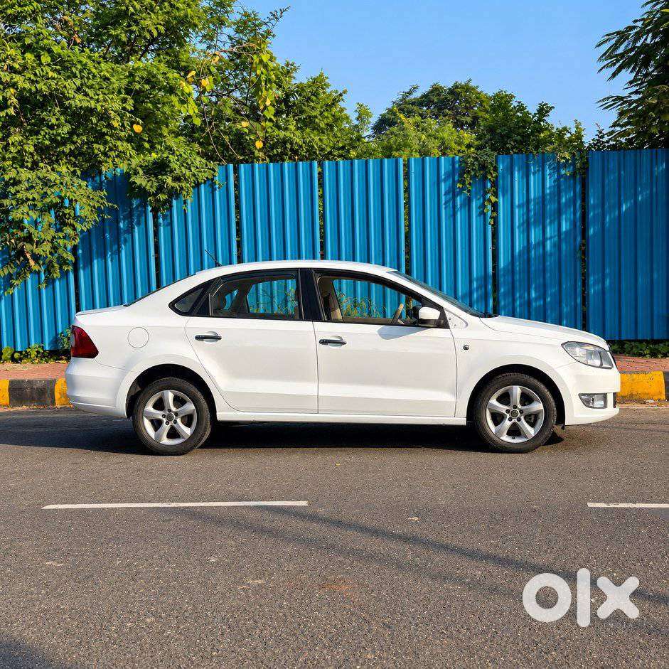 Skoda Rapid 1.6 Mpi Elegance, 2014, Petrol