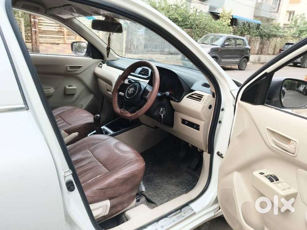 Maruti Suzuki Swift Dzire Lxi Option, 2023, Cng & Hybrids