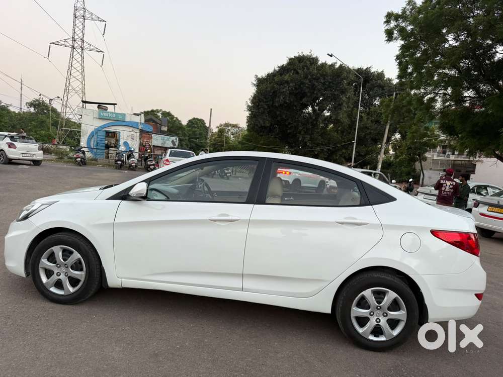 Hyundai Verna 1.5 Sx Vtvt, 2014, Petrol