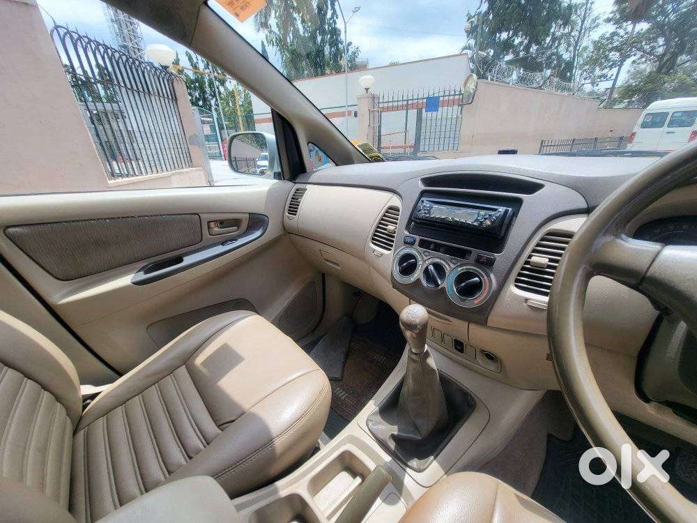 Toyota Innova 2.0 G (petrol) 8 Seater Bs Iv, 2005, Petrol