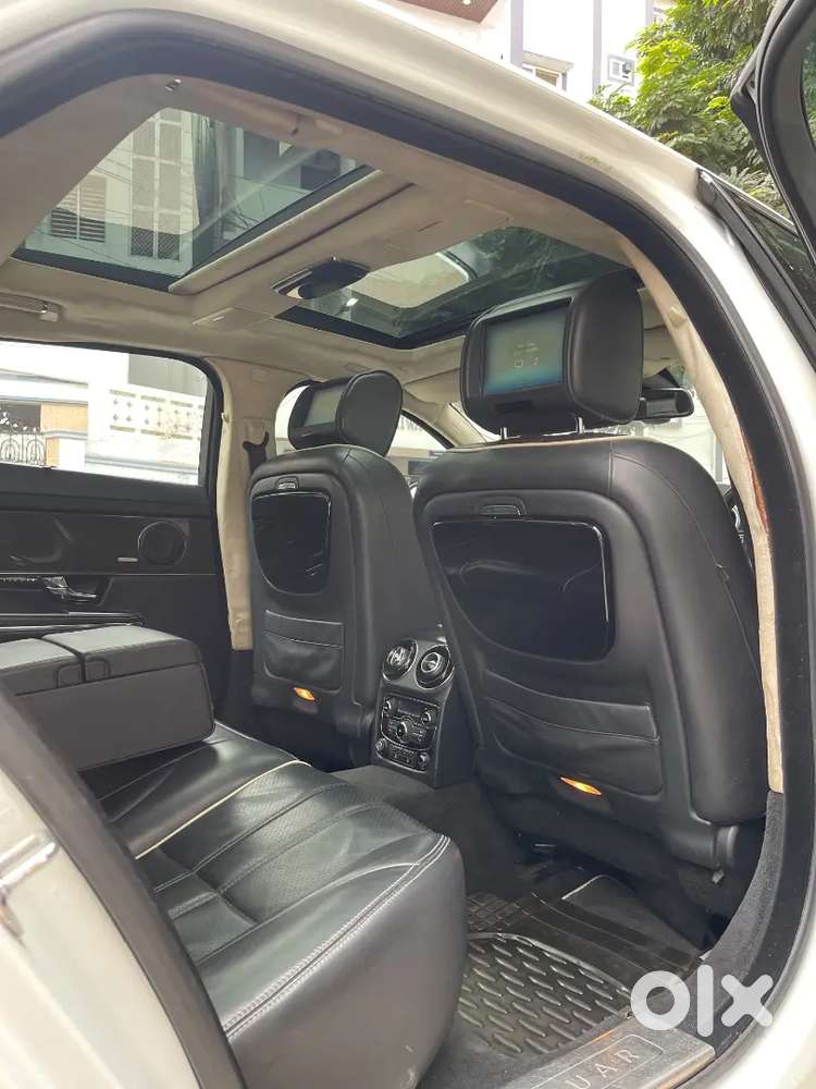 Jaguar Xj 2011 Car