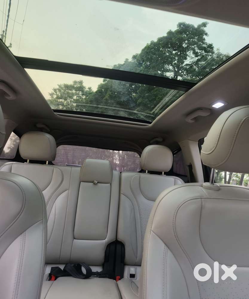 Mahindra Xuv700 2.2 Ax 7 Diesel At Luxury Pack Str, 2021, Diesel