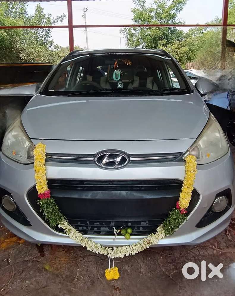 Grand I10 Sportzzz 2015 Model