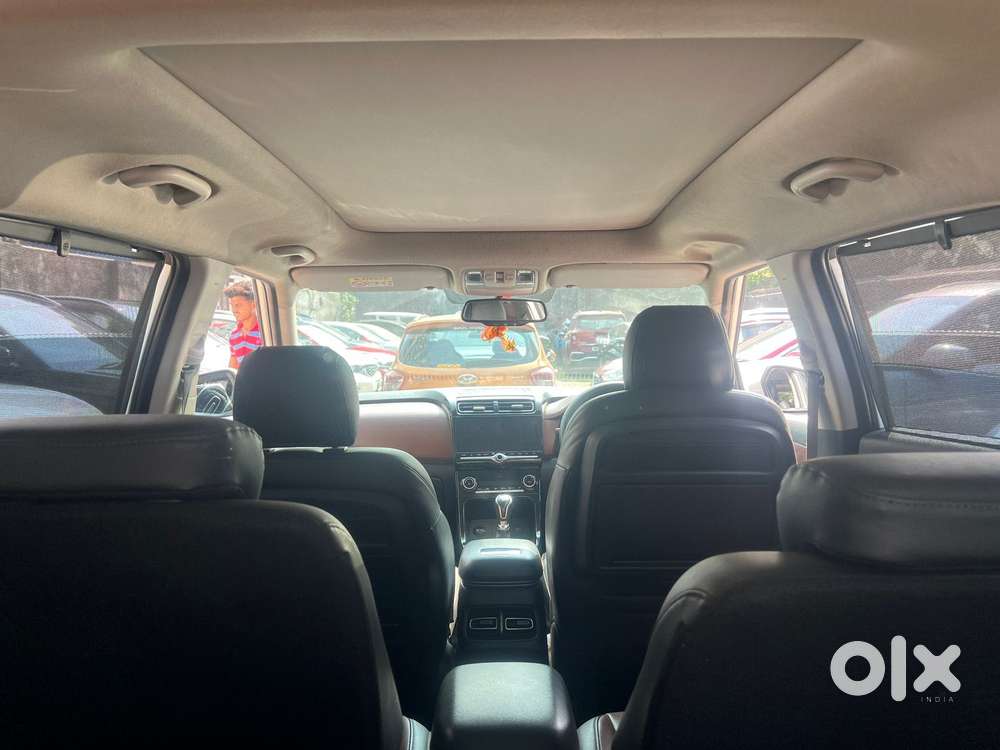 Hyundai Alcazar Signature Dual Tone, 2021, Petrol