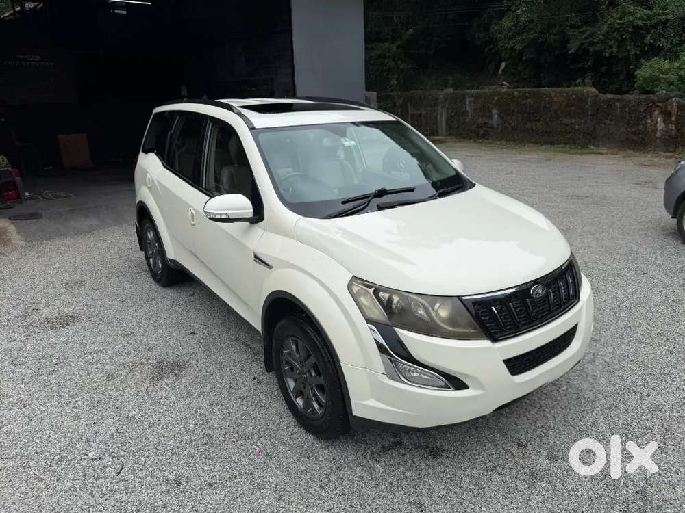 Mahindra Xuv500 W10 2016