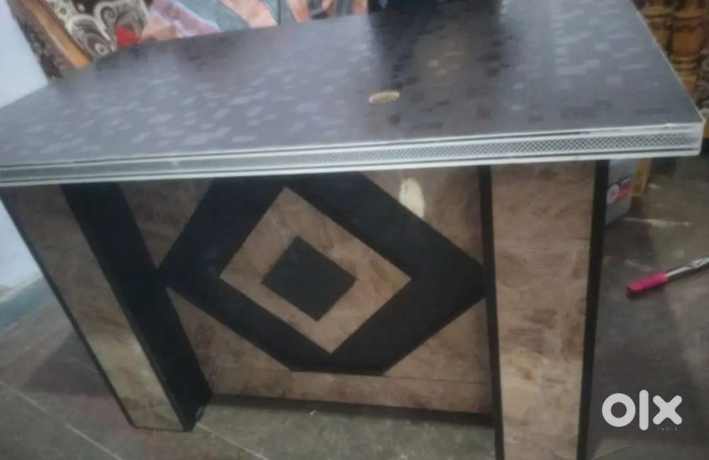 Modern office table