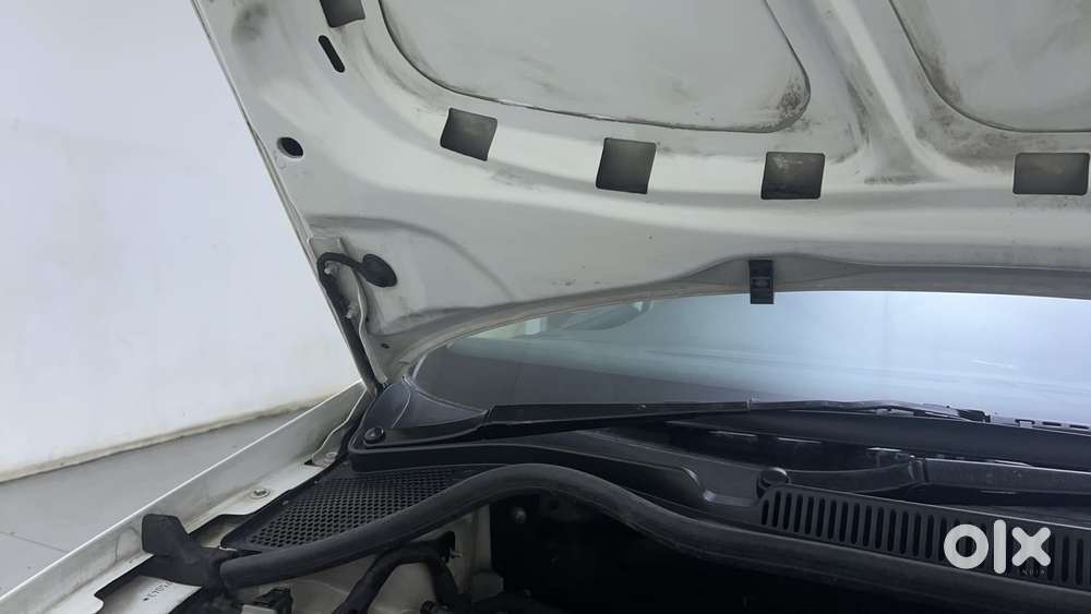 Volkswagen Polo Petrol Highline 1.2l, 2015, Petrol