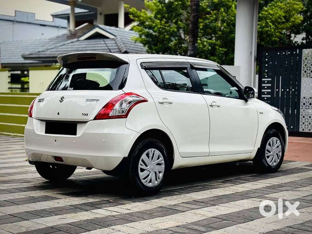 Maruti Suzuki Swift Vxi Optional, 2017, Petrol
