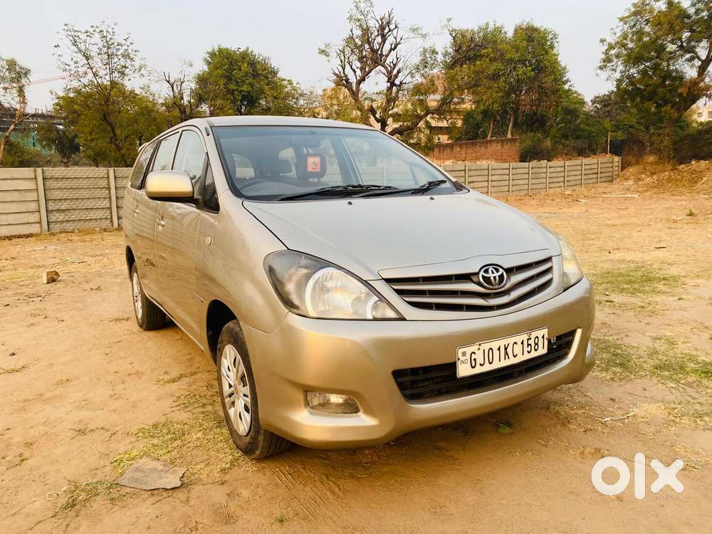 Toyota Innova 2.5 E, 2010, Diesel