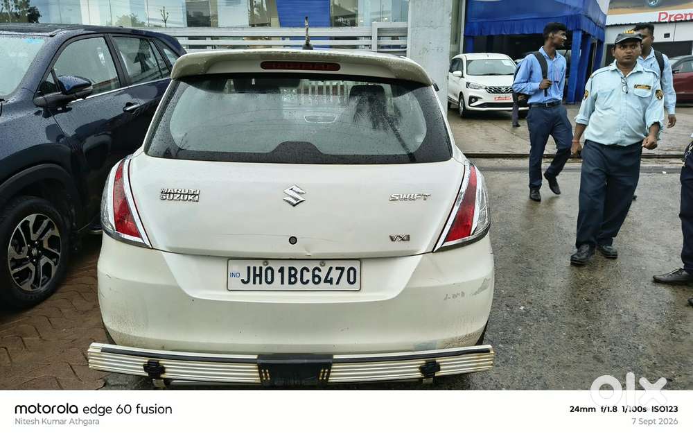 Maruti Suzuki Swift Vxi + Manual, 2013, Petrol
