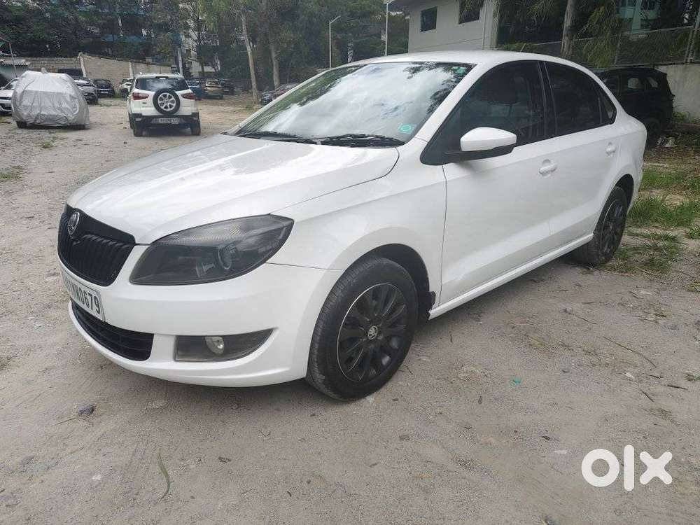 Skoda Rapid 1.6 Mpi At Style Plus, 2015, Petrol