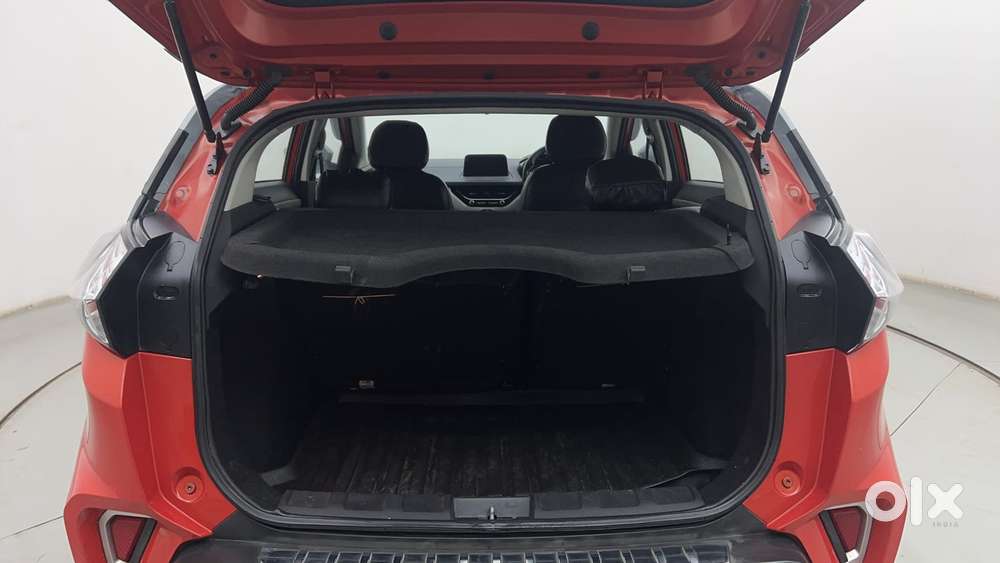 Tata Nexon 1.5 Revotorq Xza Plus Dual Tone Roof (o) Amt, 2021, Diese..