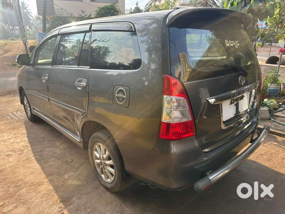 Toyota Innova 2012 Top End Diesel Well Maintained