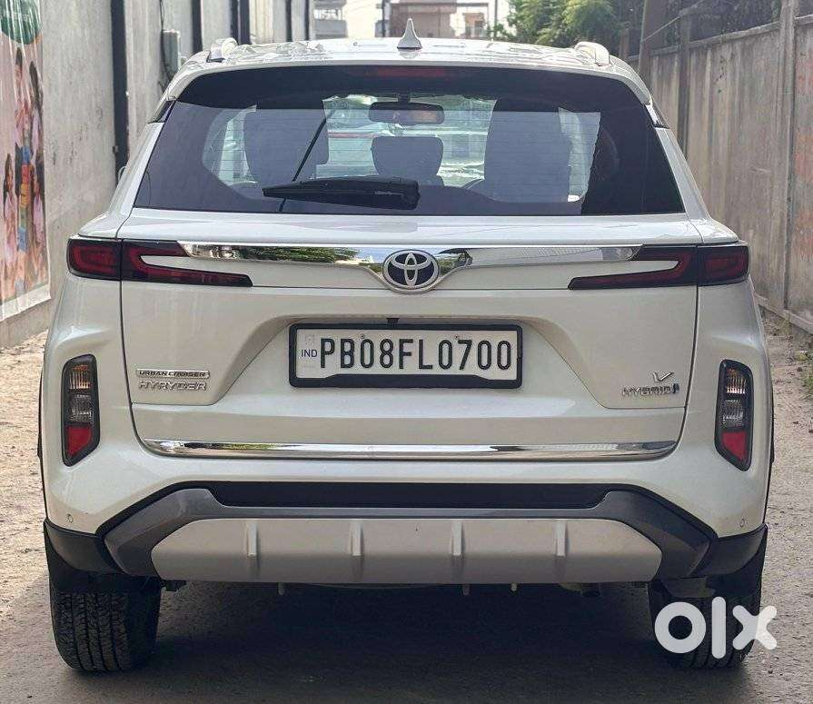 Toyota Urban Cruiser Hyryder, 2024, Petrol
