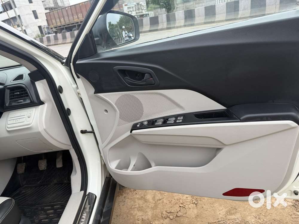 Mahindra Xuv300 W6 Diesel, 2022, Diesel