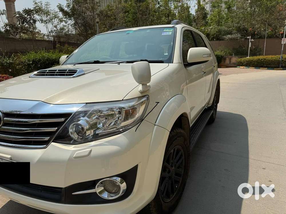 Toyota Fortuner Pearl White At Diesel Excellent Maintenance